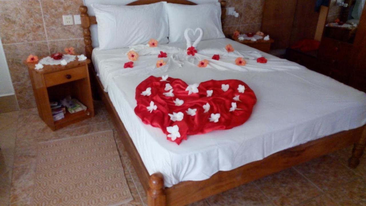 Rising Sun Guesthouse La Digue Luaran gambar