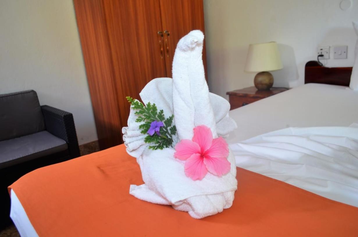 Rising Sun Guesthouse La Digue Luaran gambar